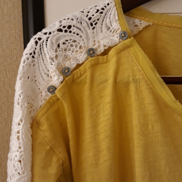 Anthropologie Little Yellow Button Shirt Size M - Picture 2 of 7